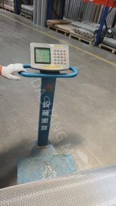 По каким параметрам компания Dashang проверяет уровень качества гофрированной проволочной сетки?